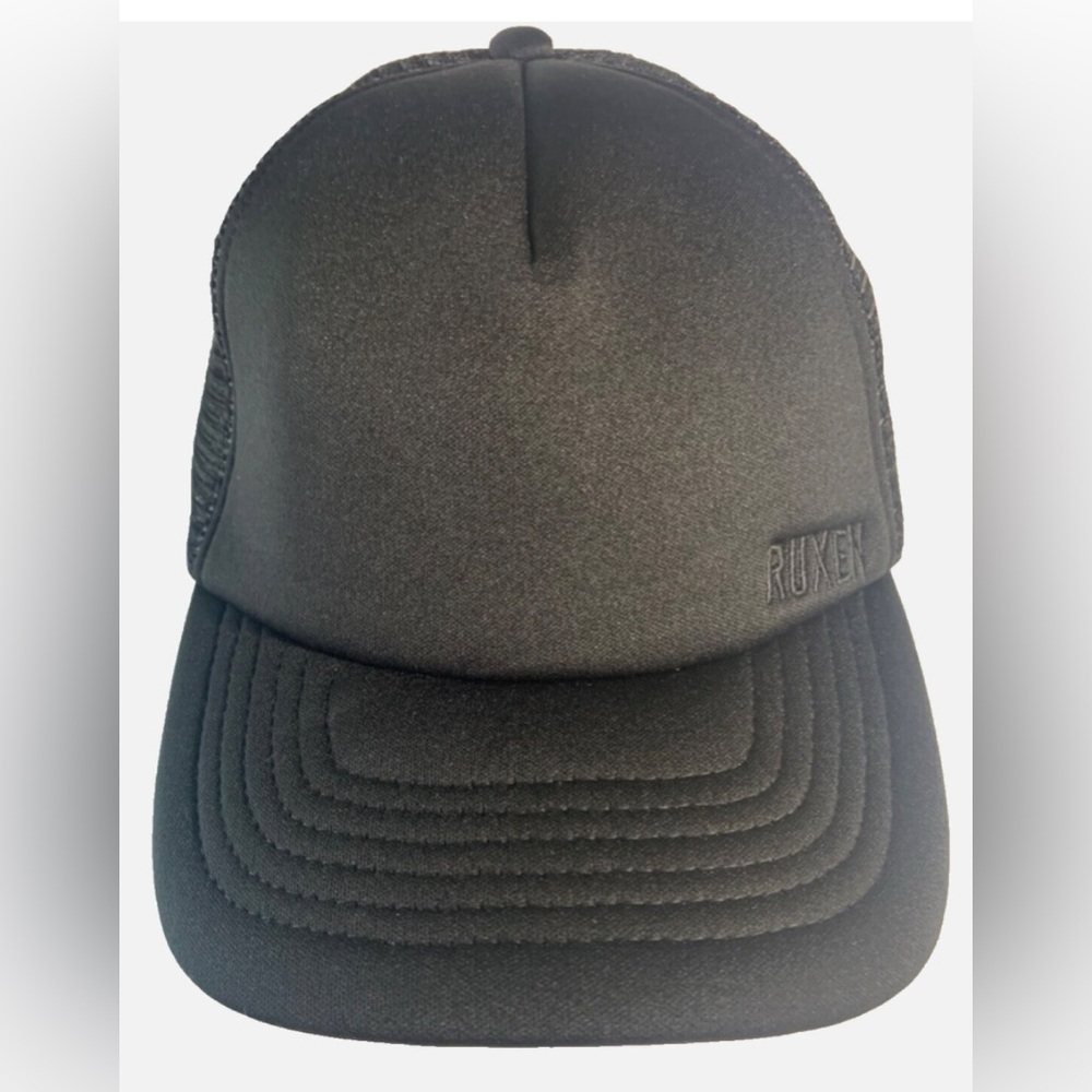 RUXEN Cap Black Embroidered Logo Snapback Trucker  Streetwear NWOT